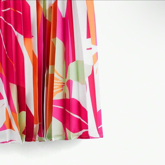 (M) MOTF FLORAL PLEATED ASYMMETRIC-NECK MIDI DRESS - Picture 6 of 8